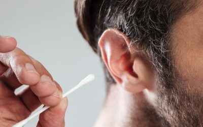 6 måder at rense dine ører på naturligt og sikkert
